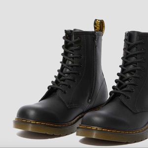 Black Dr. Martens 1460
